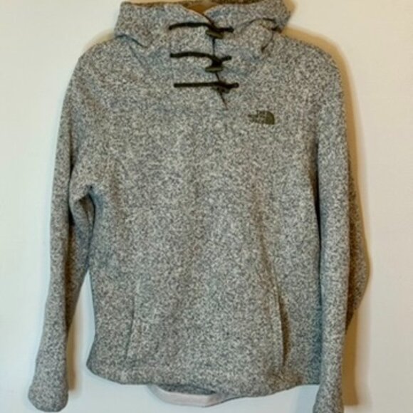 The North Face, cozy, warm pullover - Picture 1 of 3